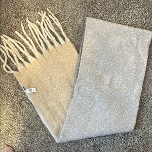 Old Navy Cream and White Scarf